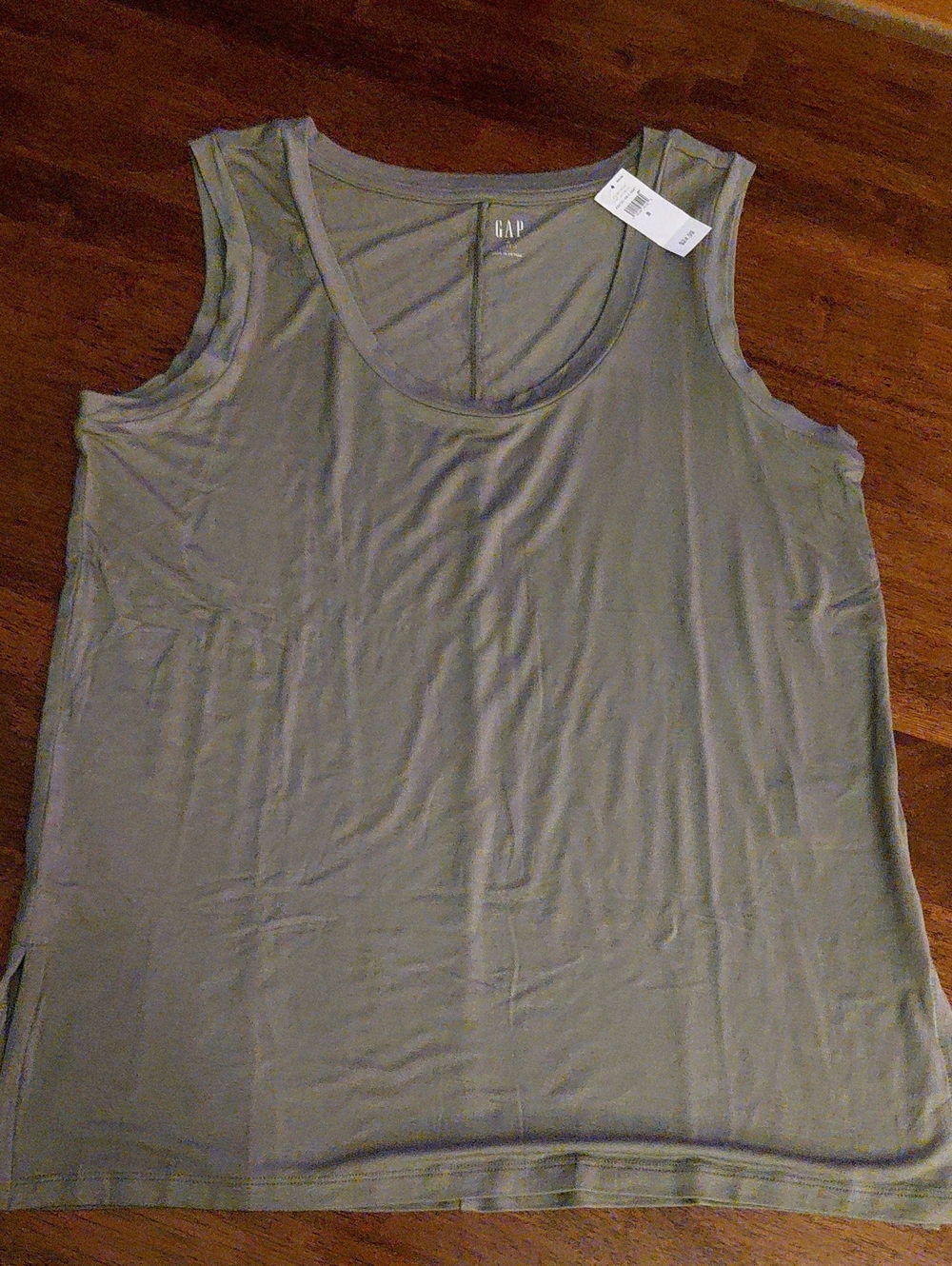 GAP Women’s Scoop Neck Tank Top